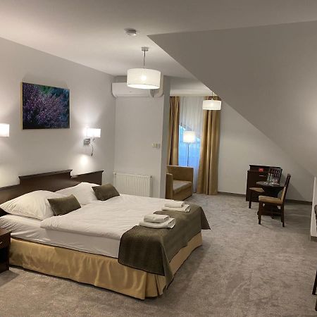 Hotel Tadeusz Uszew Экстерьер фото