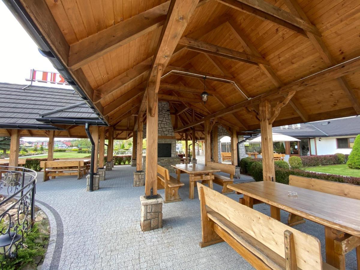 Hotel Tadeusz Uszew Экстерьер фото