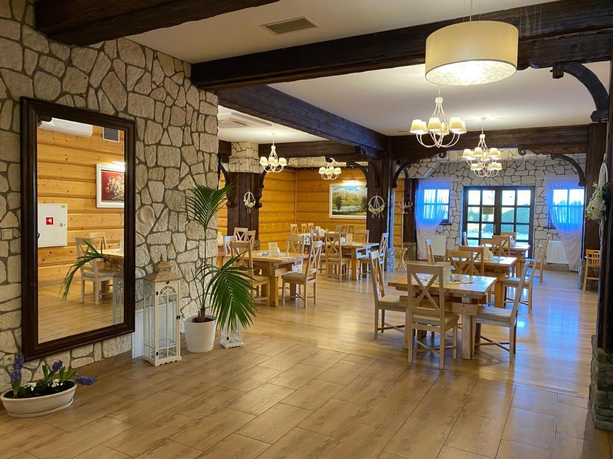 Hotel Tadeusz Uszew Экстерьер фото